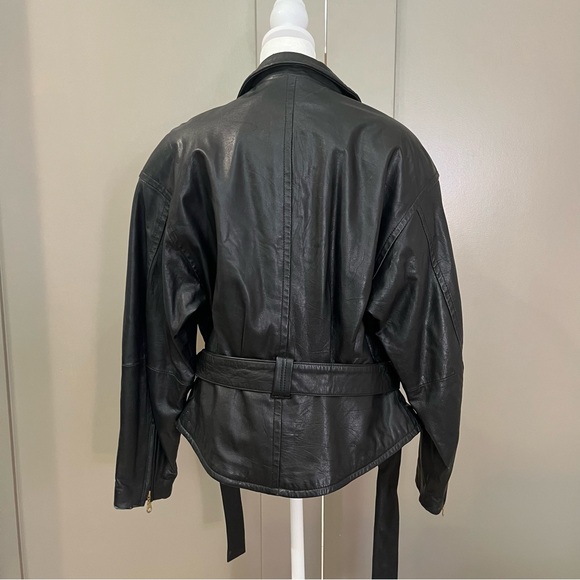 Pristine Vintage Wilson’s Leather Jacket w/ Belt and Hidden Pocket - Picture 2 of 9